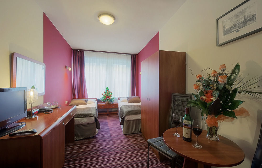 Hotel Delta Kraków Exteriör bild