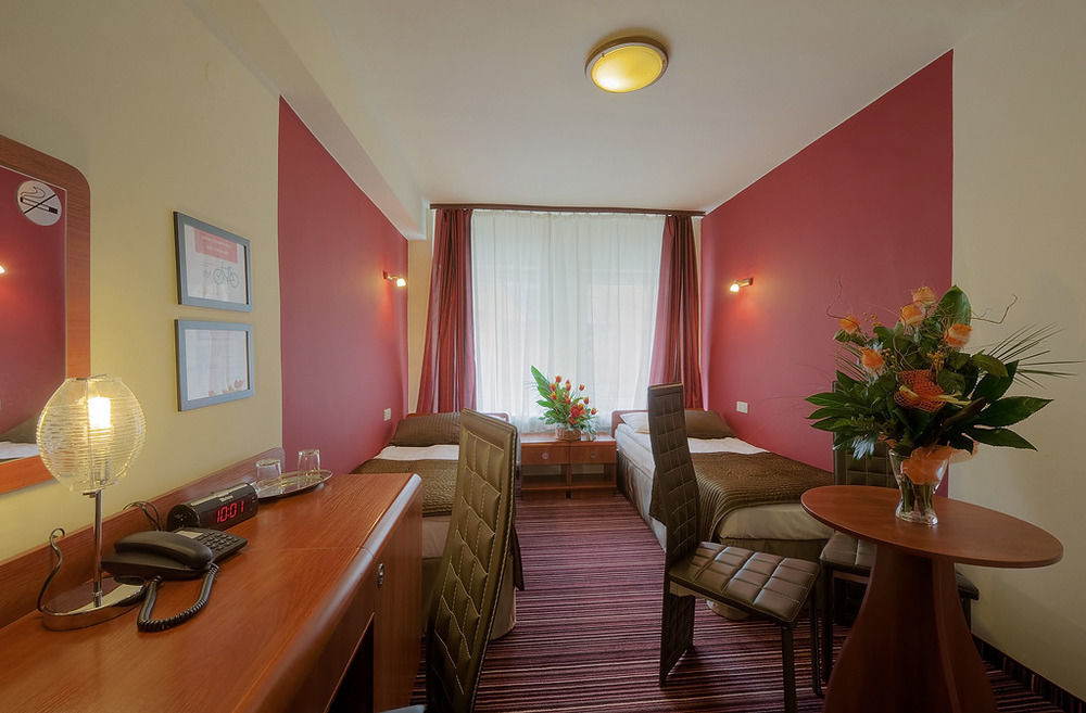 Hotel Delta Kraków Exteriör bild
