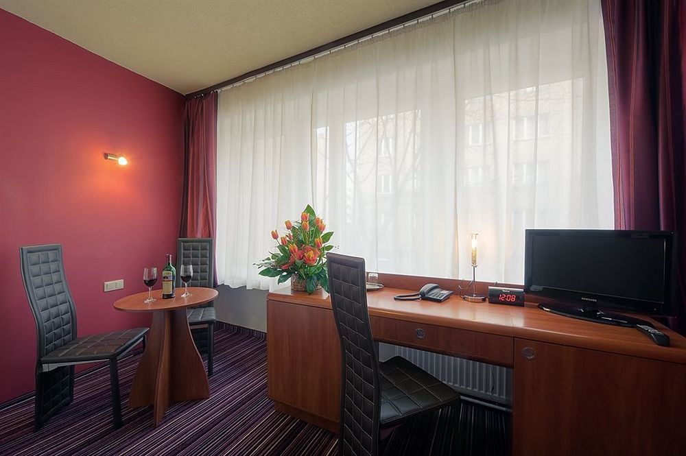 Hotel Delta Kraków Exteriör bild