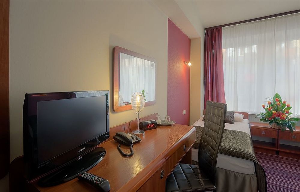 Hotel Delta Kraków Exteriör bild